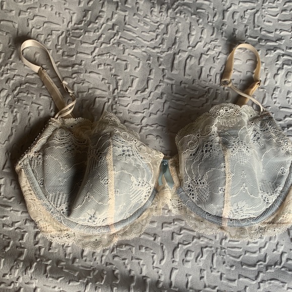 Bundle of 3 bras size 34D - Picture 10 of 13